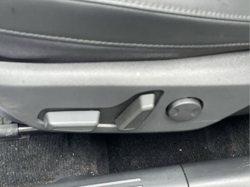 Used 2024 Kia Niro EX FWD image 25