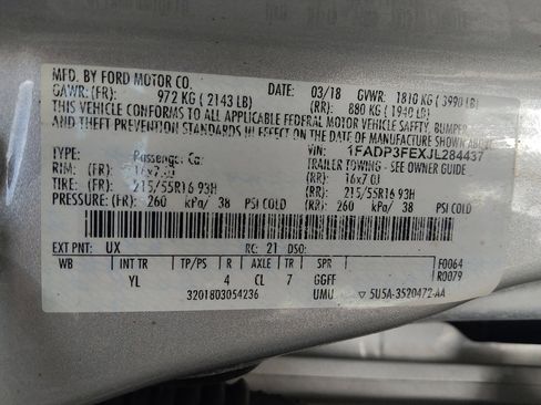 Used 2018 Ford Focus SE w/ SE Appearance Package FWD image 33