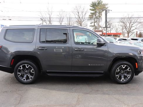 Used 2024 Jeep Wagoneer Series III image 6