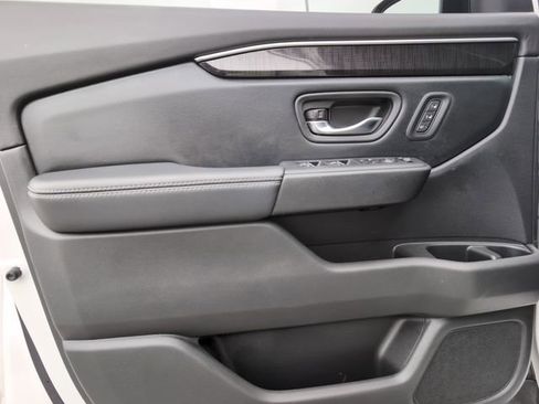 Used 2023 Honda Pilot Elite image 15