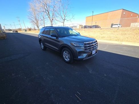 New 2026 Ford Explorer Active image 7