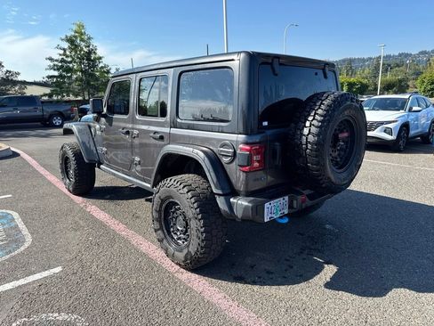 Used 2022 Jeep Wrangler Unlimited Rubicon 4xe w/ Cold Weather Group AWD/4WD image 5