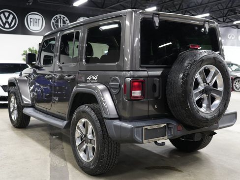 Used 2019 Jeep Wrangler Unlimited Sahara AWD/4WD image 3