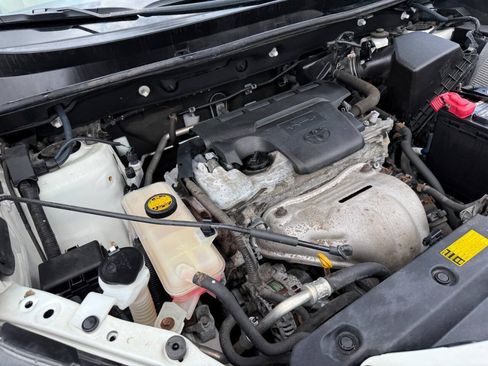 Used 2013 Toyota RAV4 Limited AWD/4WD image 38