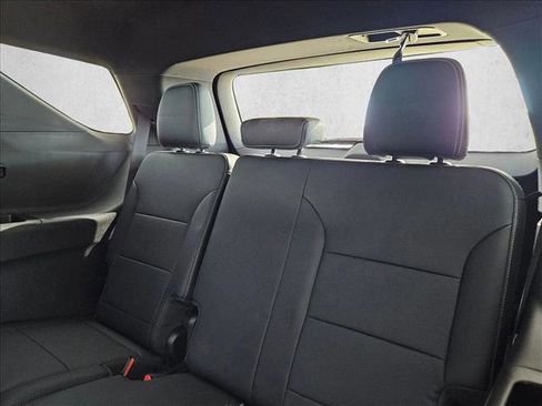 Used 2026 Chevrolet Traverse LT image 25