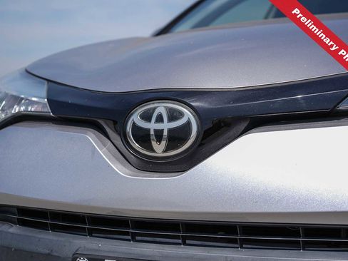 Used 2020 Toyota C-HR LE FWD image 5