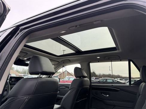 Used 2025 Honda Pilot Touring image 33