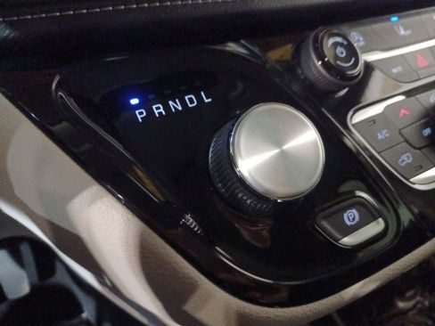 Used 2022 Chrysler Pacifica Touring-L image 20