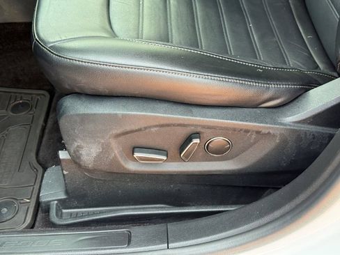 Used 2016 Ford Edge SEL w/ Equipment Group 201A FWD image 13