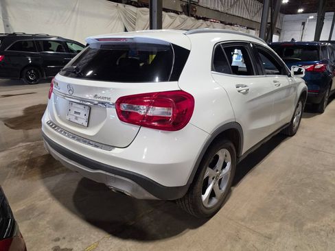 Used 2018 Mercedes-Benz GLA 250 4MATIC image 2