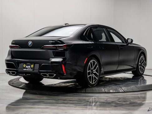Used 2026 BMW 760i xDrive w/ Executive Package AWD/4WD image 17