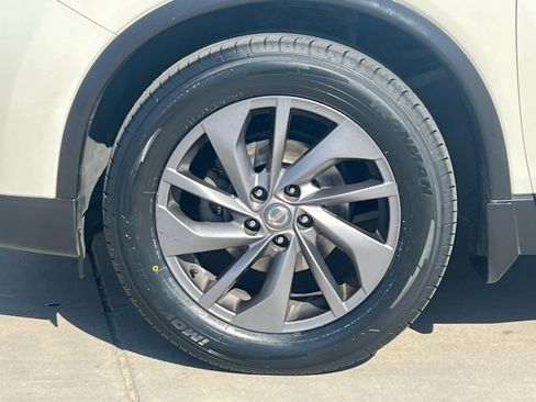 Used 2016 Nissan Rogue SL w/ SL Premium Package image 26