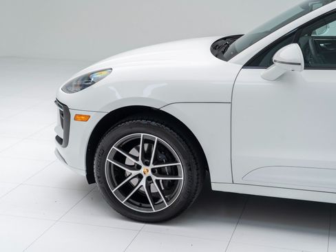 Certified 2026 Porsche Macan AWD/4WD image 11