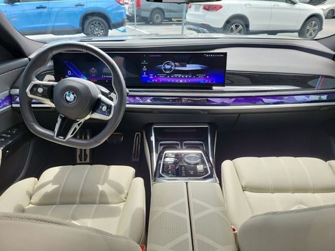 Used 2024 BMW 740i w/ Premium Package 2 RWD image 16