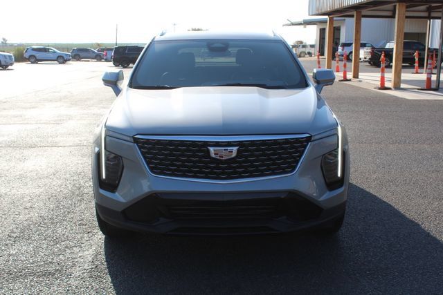 Used 2025 Cadillac XT4 Premium Luxury FWD image 11
