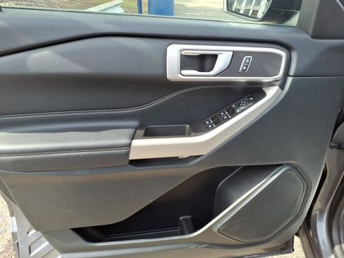 Used 2023 Ford Explorer XLT w/ Equipment Group 202A image 14