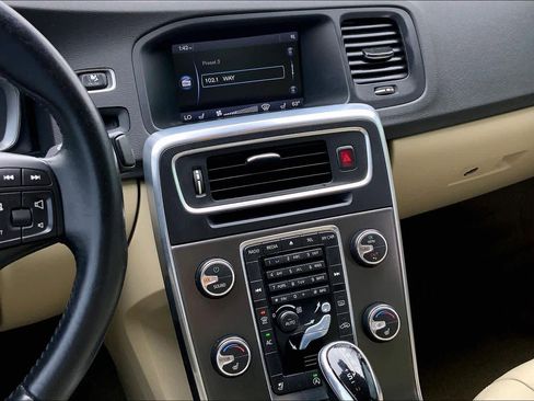 Used 2015 Volvo S60 T5 Premier image 6