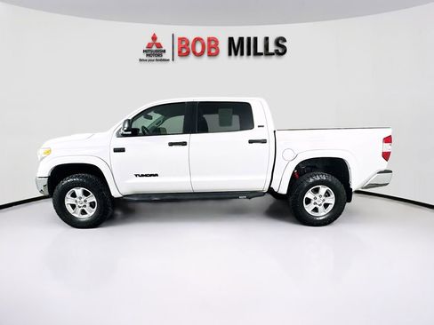 Used 2017 Toyota Tundra SR5 w/ SR5 Upgrade Package image 4