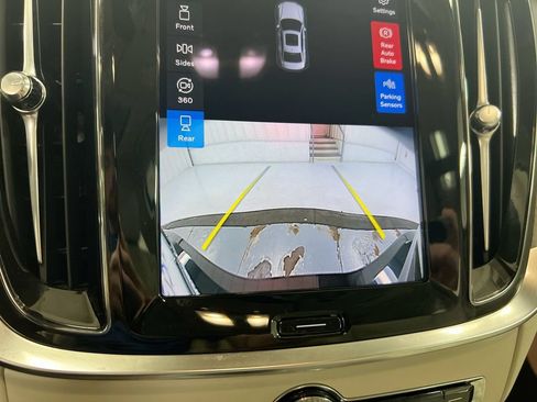 Used 2023 Volvo S60 B5 Plus FWD image 15