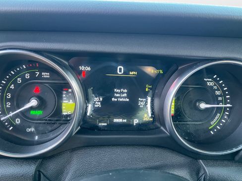 Used 2021 Jeep Wrangler Unlimited Sahara AWD/4WD image 11