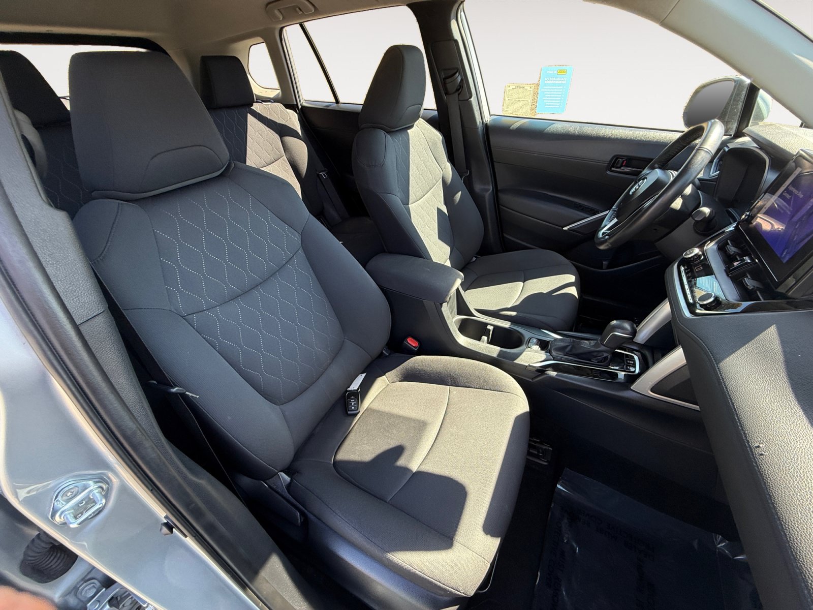 Used 2024 Toyota Corolla Cross LE FWD image 19