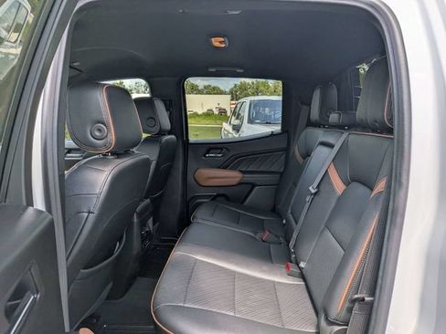 Used 2025 GMC Canyon AT4 w/ AT4 Premium Package AWD/4WD image 13