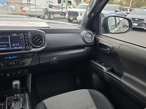 Certified 2022 Toyota Tacoma TRD Sport image 20
