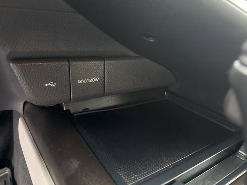 Used 2024 Toyota Camry SE image 35