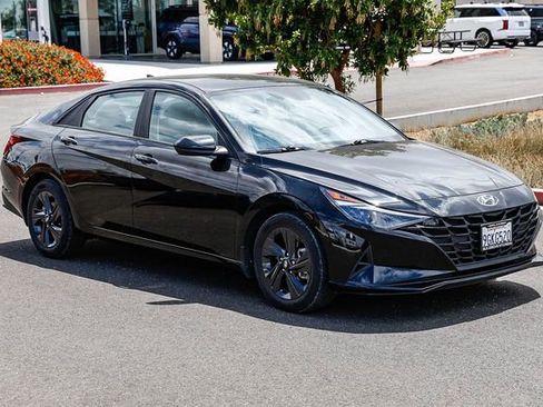 Certified 2023 Hyundai Elantra SEL FWD image 6