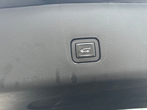 Certified 2023 Chevrolet Traverse LT image 28