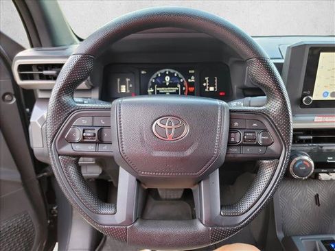 Used 2025 Toyota Tacoma SR5 AWD/4WD image 15