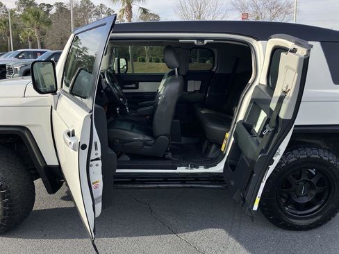 Used 2012 Toyota FJ Cruiser 4WD image 26