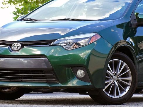 Used 2015 Toyota Corolla LE Premium FWD image 7
