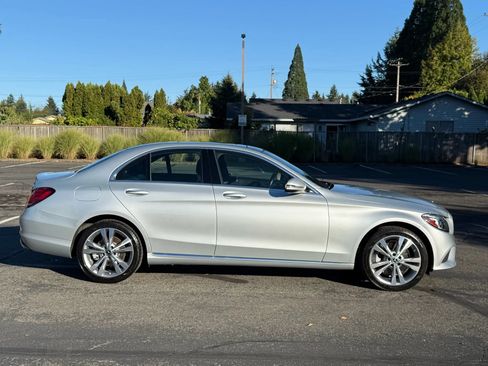 Used 2019 Mercedes-Benz C 300 4MATIC Sedan image 7