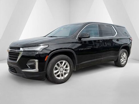 Used 2023 Chevrolet Traverse LS FWD image 3