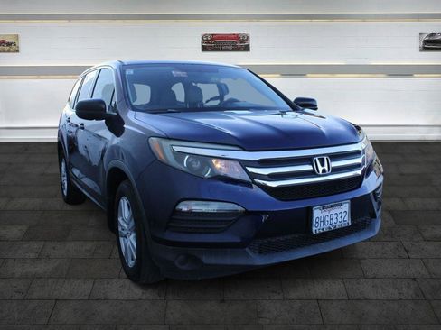 Used 2018 Honda Pilot LX image 1