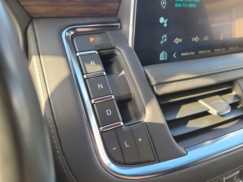 Used 2023 Chevrolet Tahoe High Country image 24