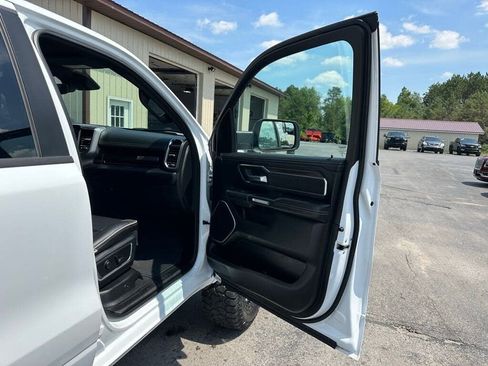 Used 2025 RAM 1500 Laramie AWD/4WD image 38