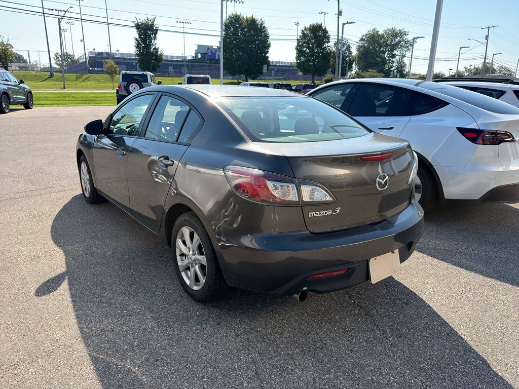 Used 2010 MAZDA MAZDA3 i Touring FWD image 5