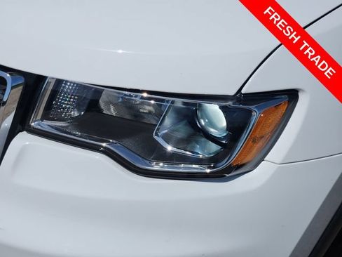 Used 2021 Jeep Grand Cherokee Limited AWD/4WD image 9