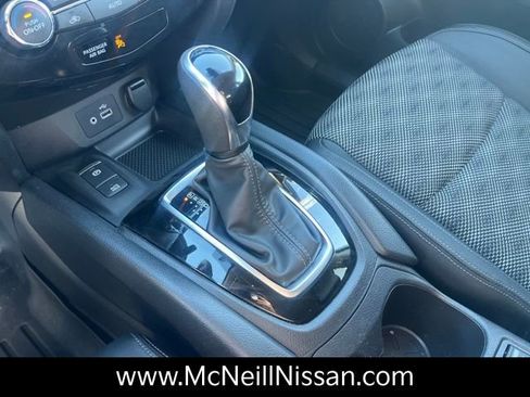 Used 2022 Nissan Rogue Sport SV w/ Technology Package image 28