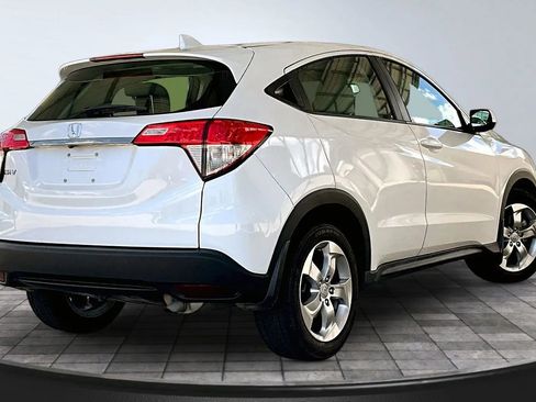 Used 2022 Honda HR-V LX image 6