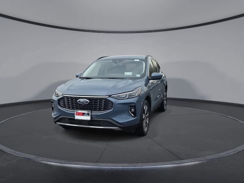 Certified 2023 Ford Escape Platinum w/ Premium Technology Package image 3