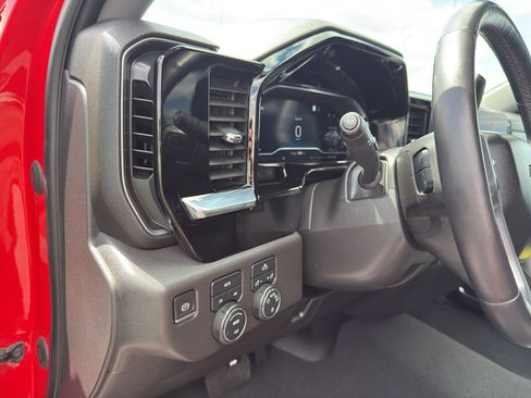 Used 2022 Chevrolet Silverado 1500 LT AWD/4WD image 15