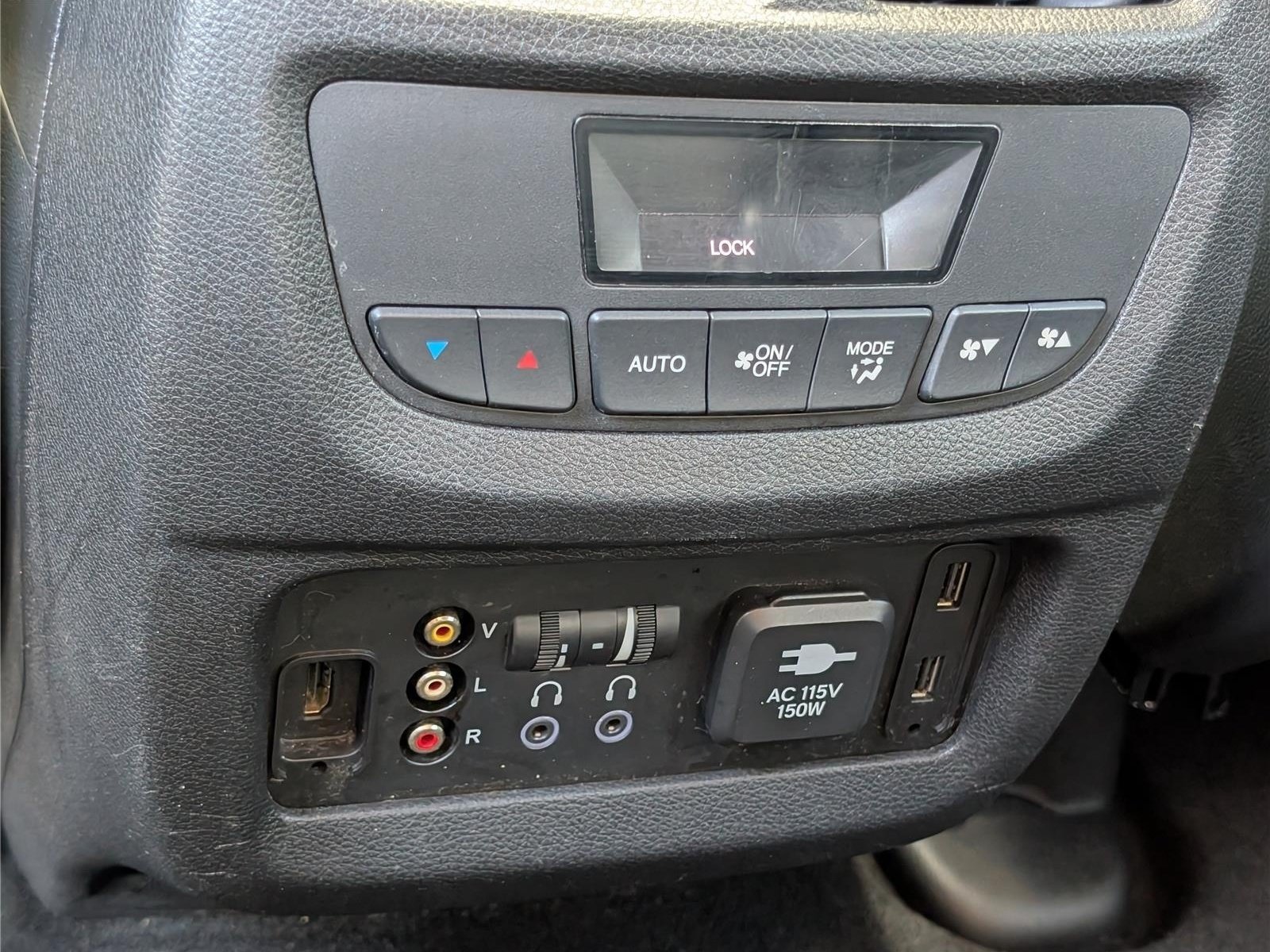 Used 2017 Honda Pilot Touring image 19
