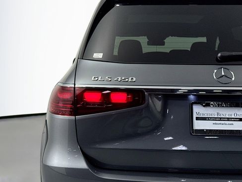 Certified 2025 Mercedes-Benz GLS 450 4MATIC image 17