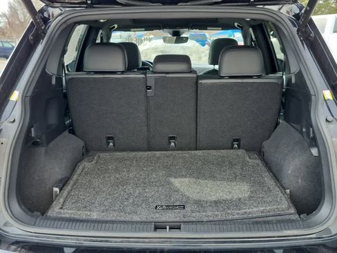 Used 2022 Volkswagen Tiguan SE R-Line image 19