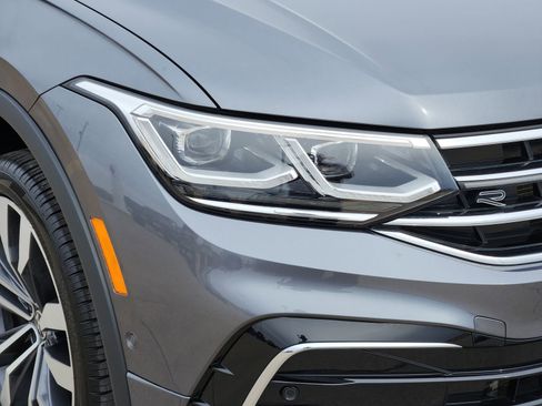 Used 2022 Volkswagen Tiguan SEL R-Line image 10