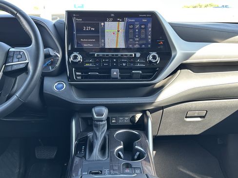 Certified 2022 Toyota Highlander Platinum image 27