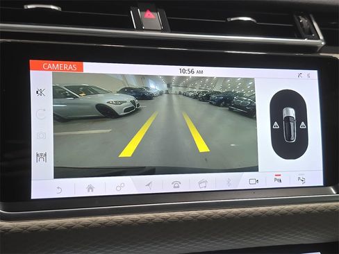 Used 2019 Land Rover Range Rover Velar R-Dynamic SE image 22